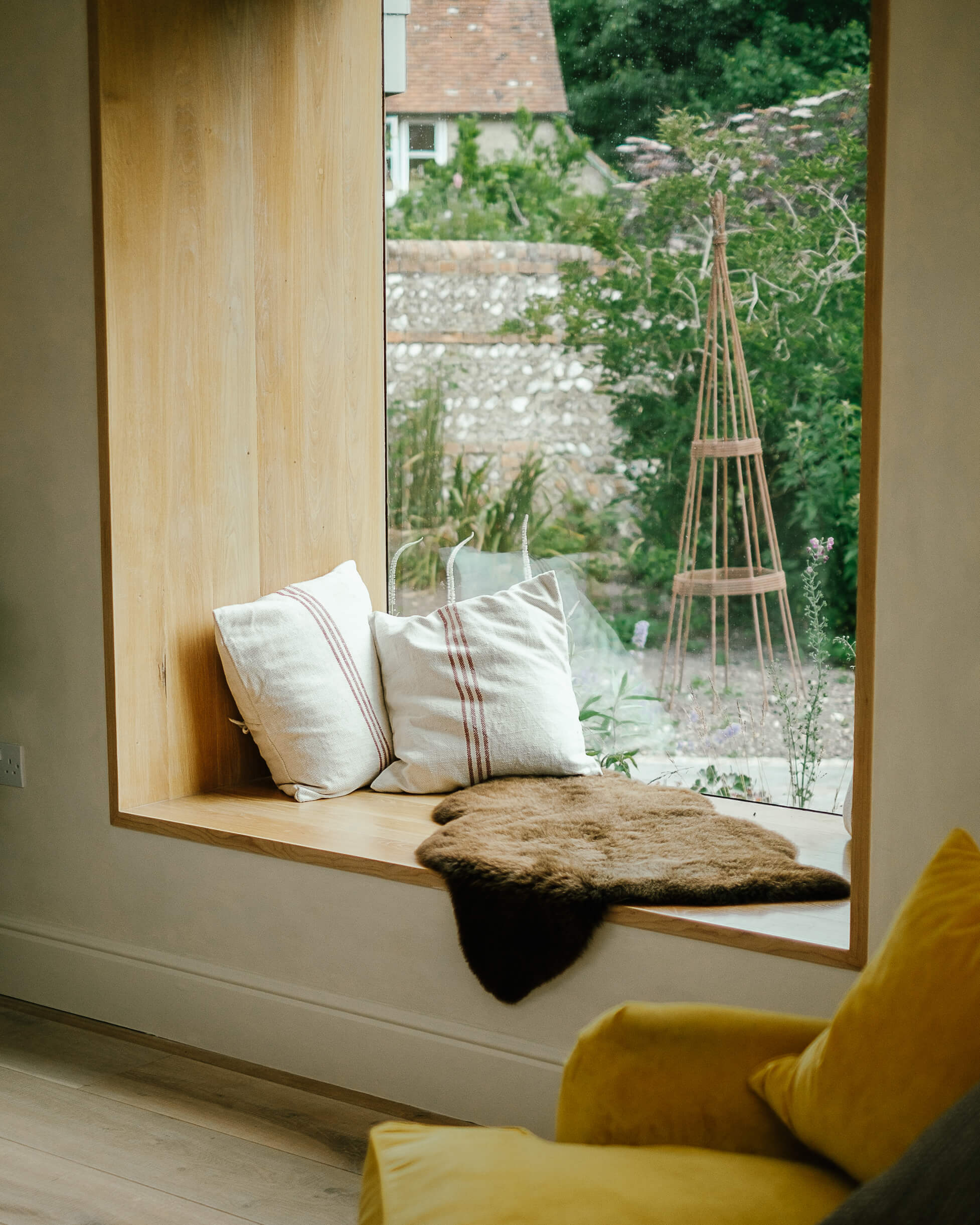 oriel window, hapa architects